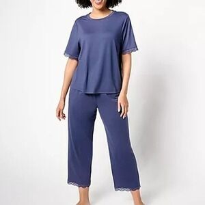 Berkshire Homewear Womens XL Navy Blue Silky Smooth & Lace Capri Pajama Set